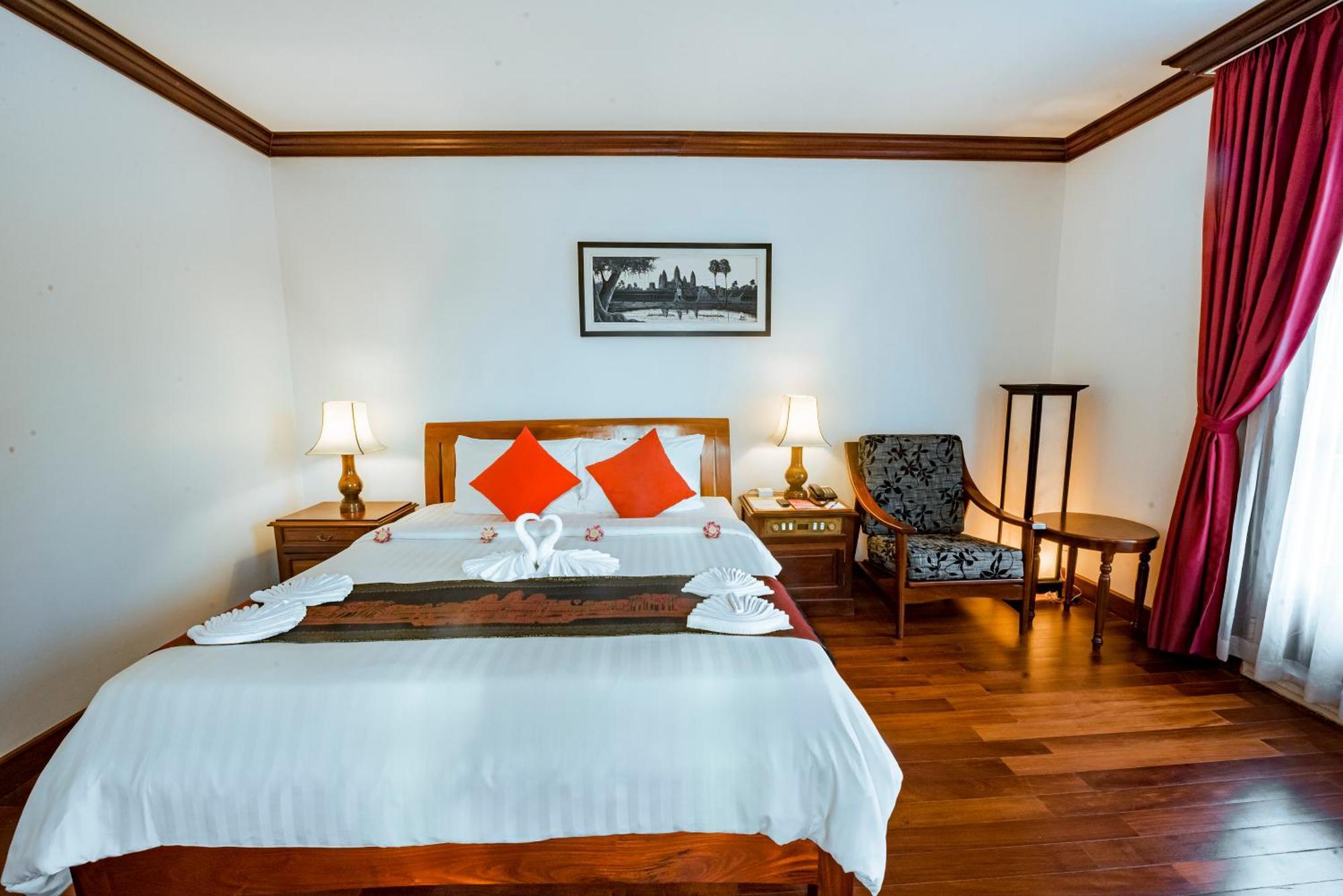 The Suite By Royal Crown Hotel Siem Reap Exterior foto