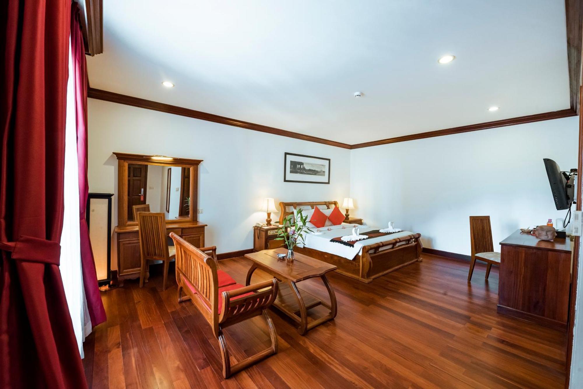 The Suite By Royal Crown Hotel Siem Reap Exterior foto