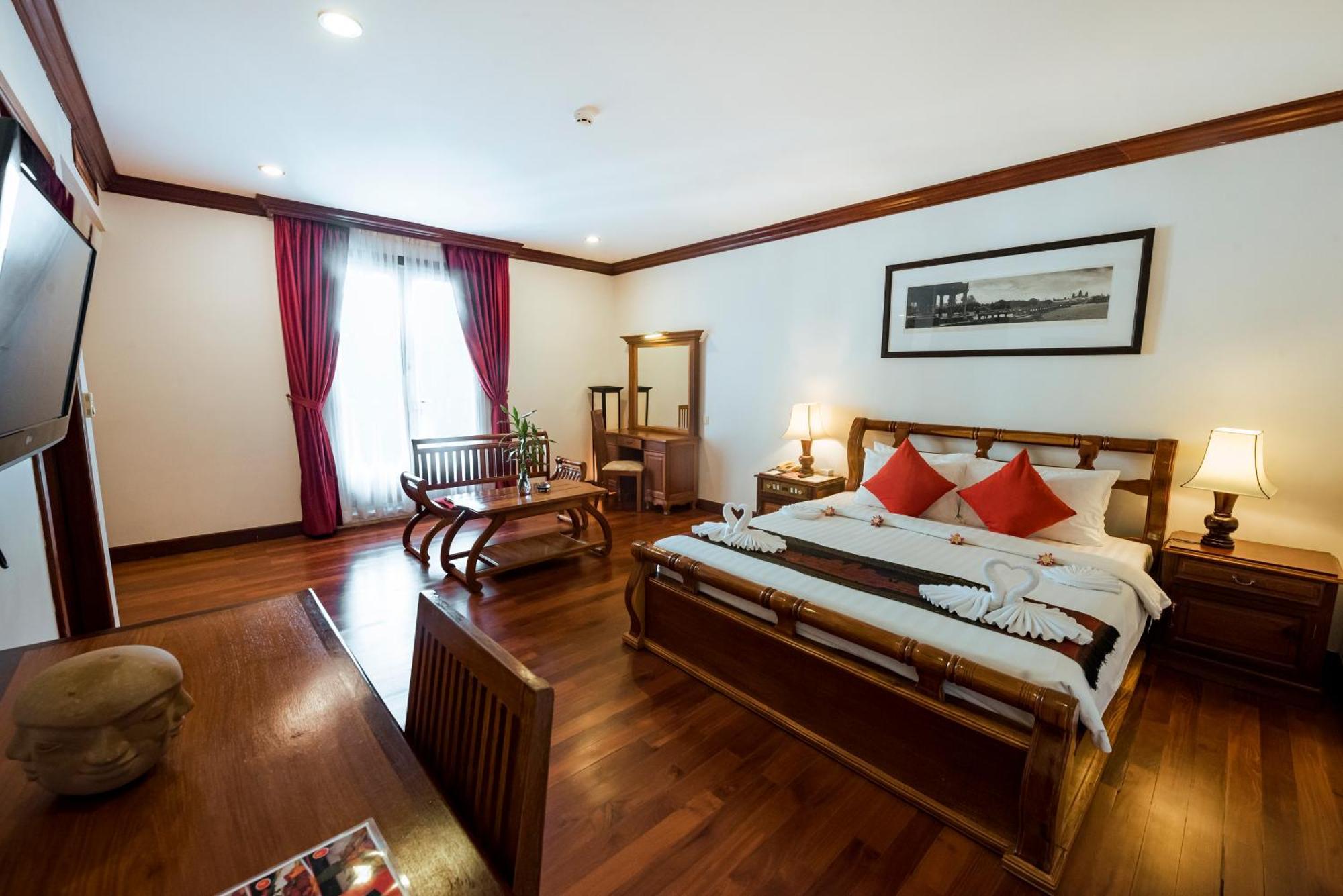 The Suite By Royal Crown Hotel Siem Reap Exterior foto