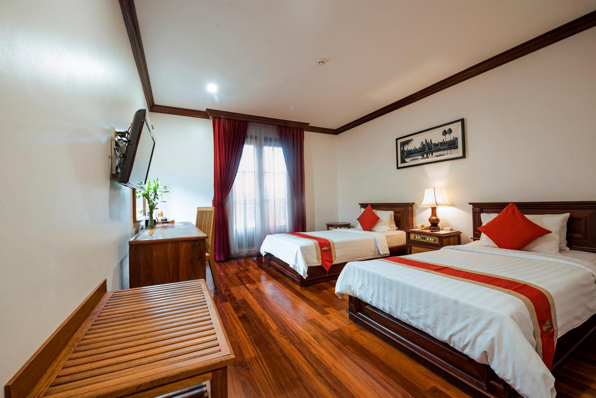 The Suite By Royal Crown Hotel Siem Reap Exterior foto