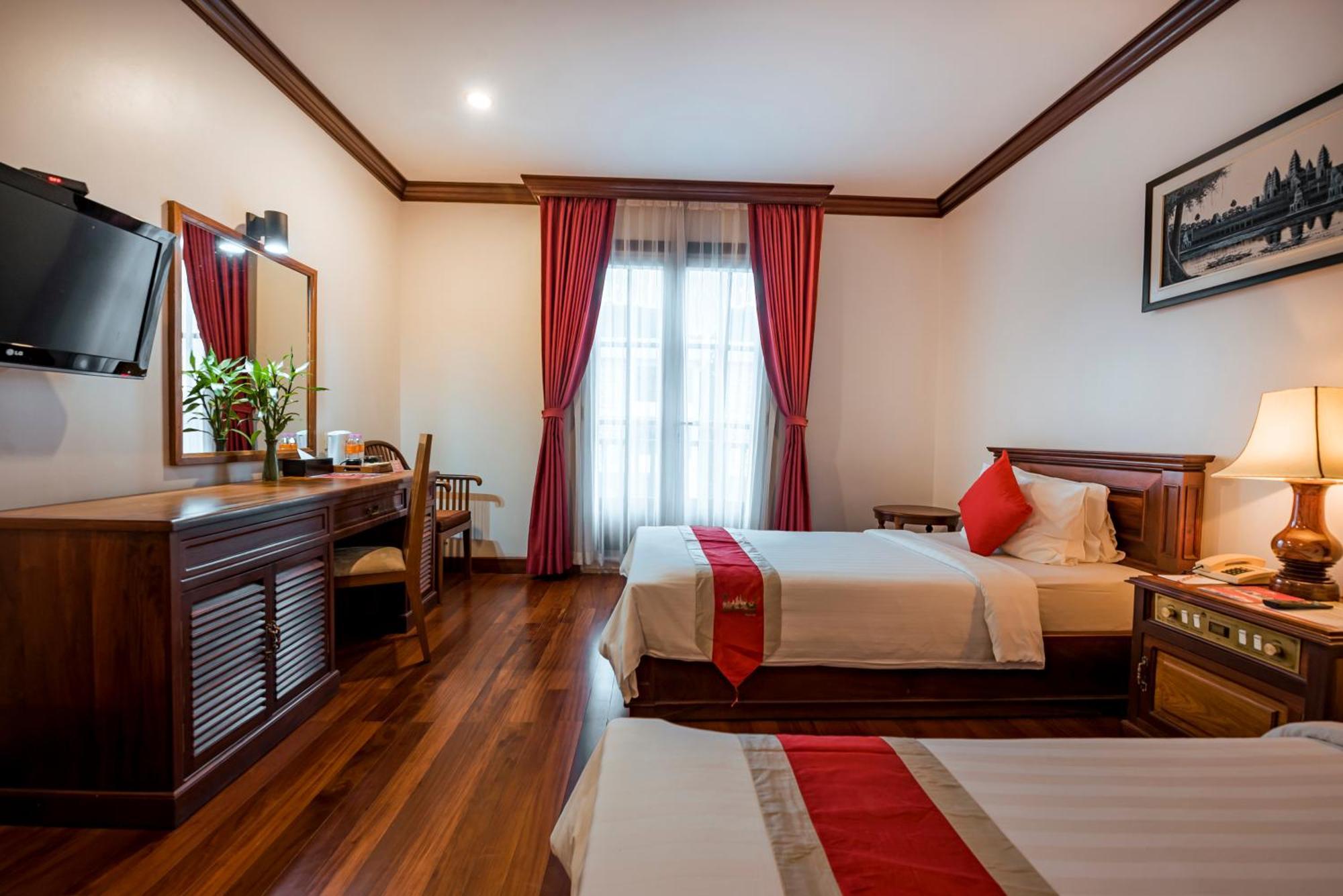 The Suite By Royal Crown Hotel Siem Reap Exterior foto