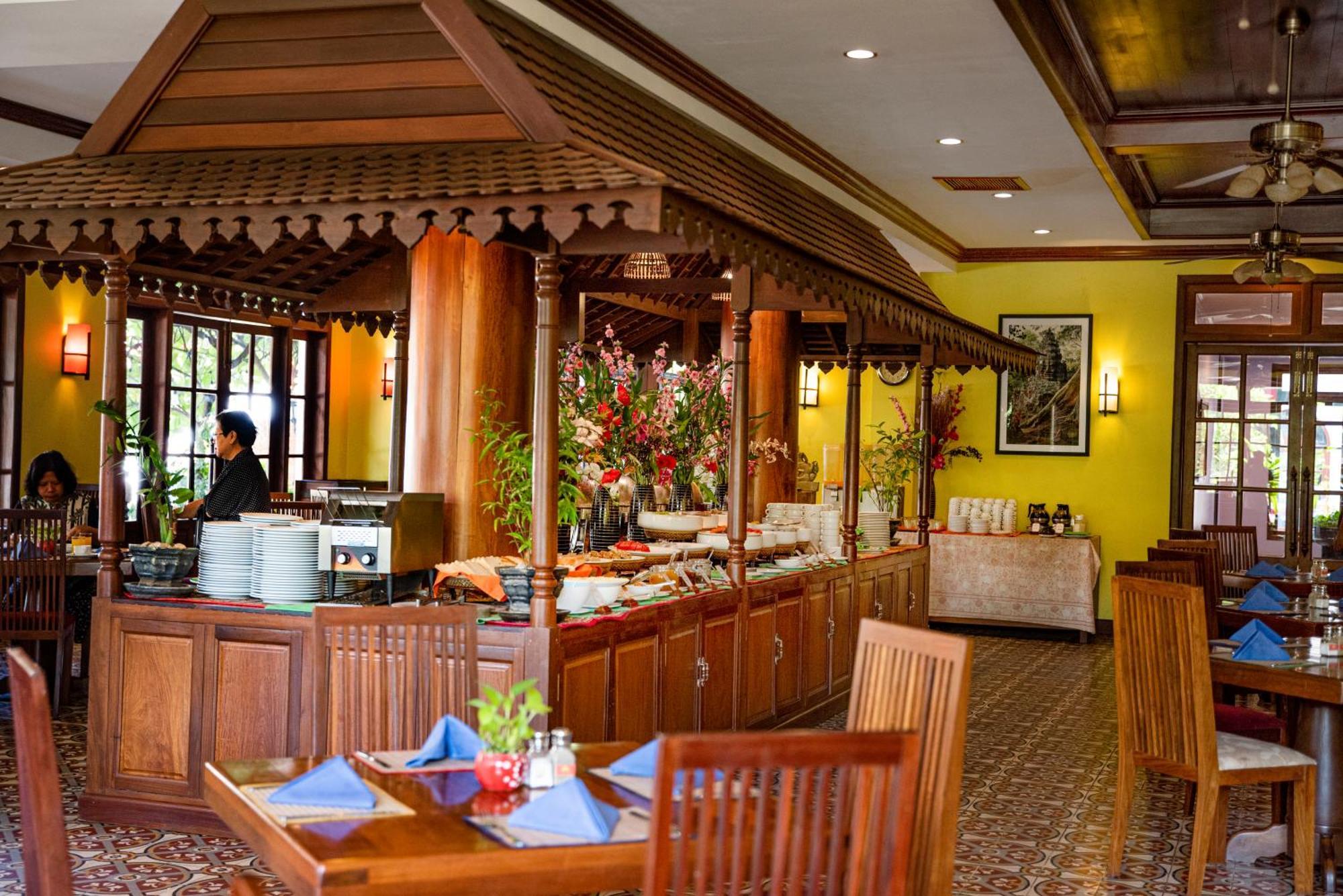 The Suite By Royal Crown Hotel Siem Reap Exterior foto