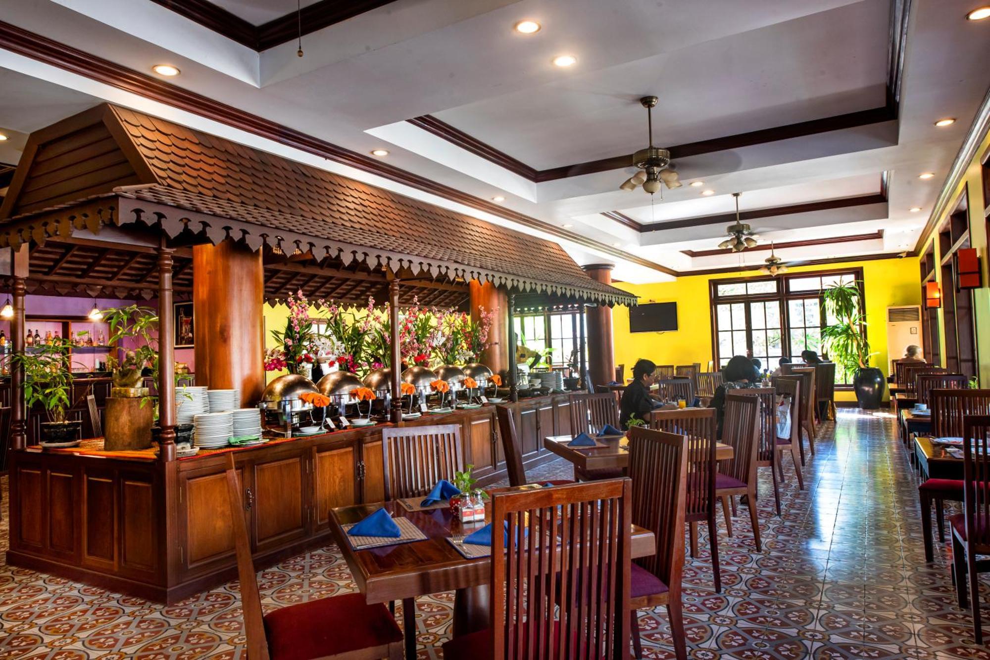 The Suite By Royal Crown Hotel Siem Reap Exterior foto