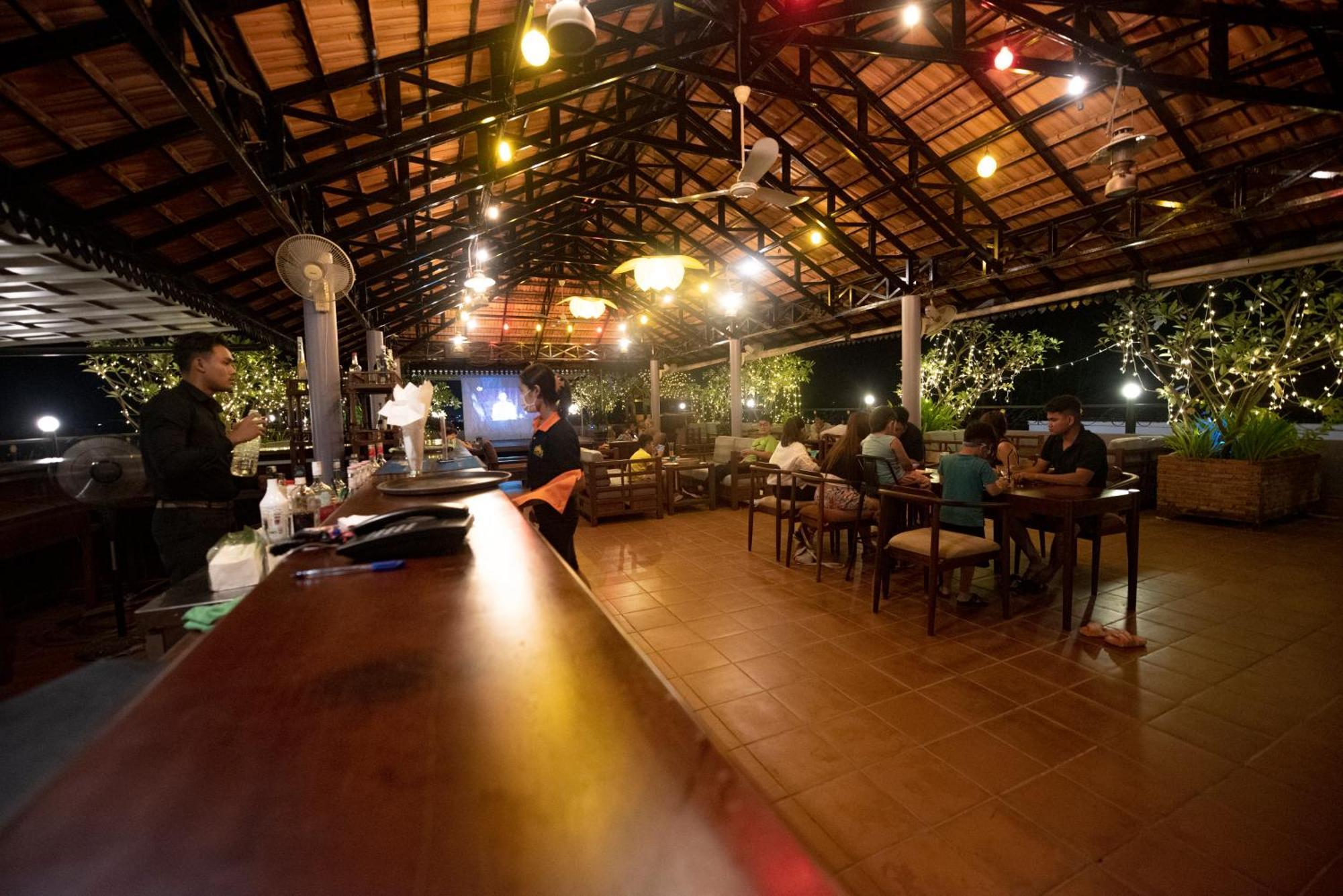 The Suite By Royal Crown Hotel Siem Reap Exterior foto