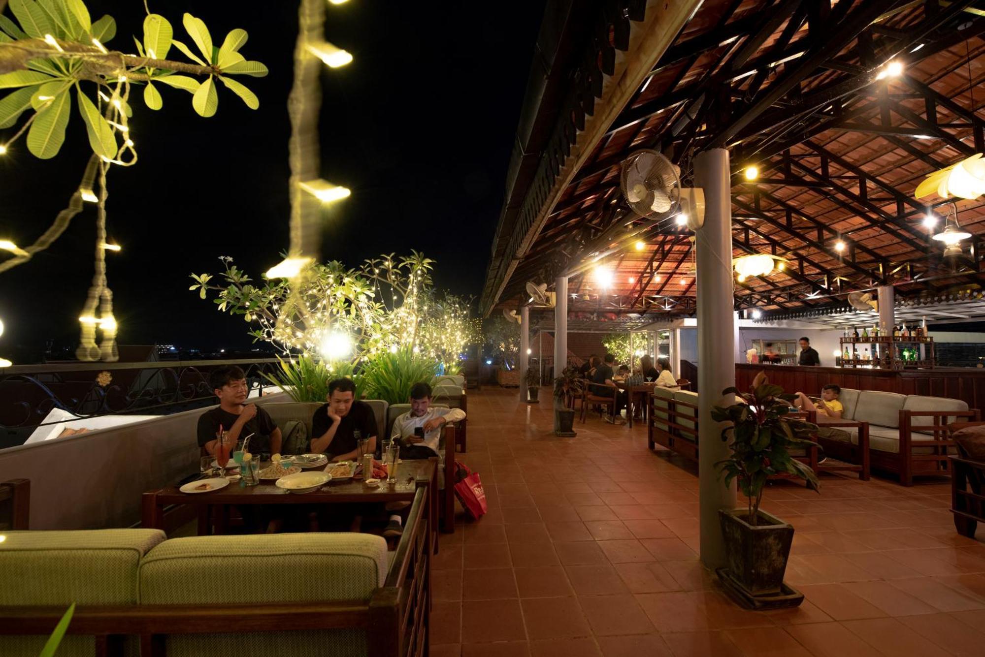 The Suite By Royal Crown Hotel Siem Reap Exterior foto