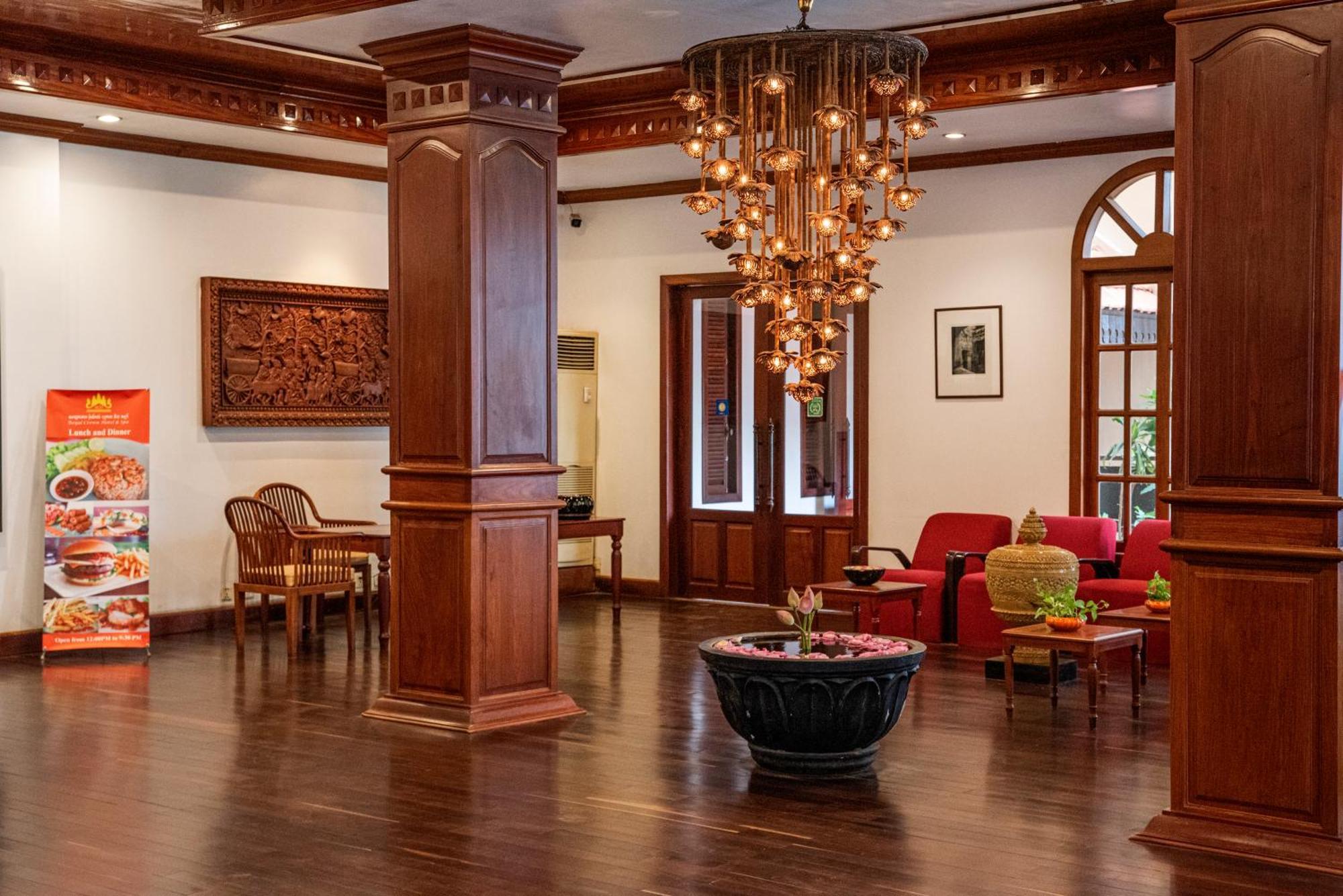 The Suite By Royal Crown Hotel Siem Reap Exterior foto