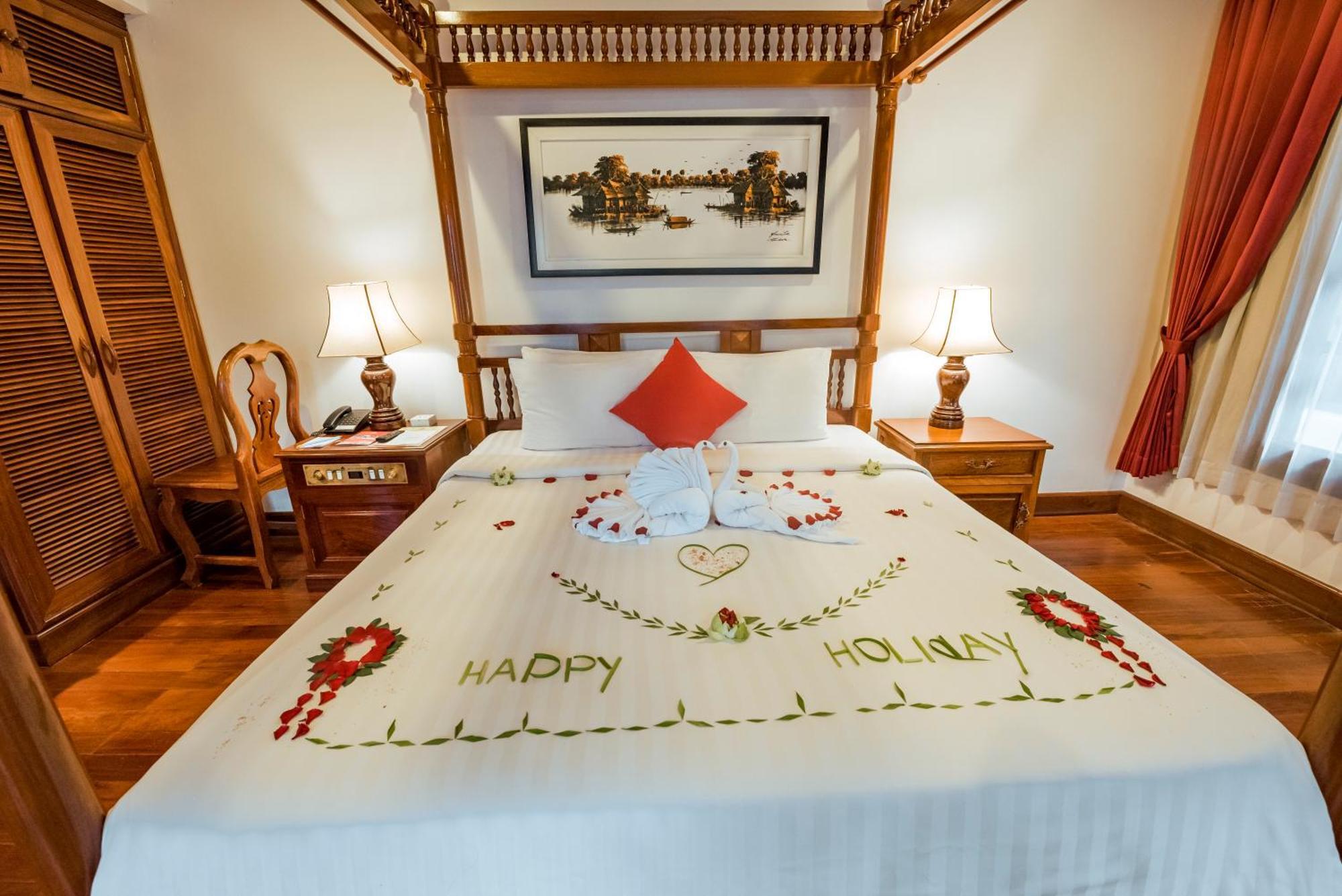 The Suite By Royal Crown Hotel Siem Reap Exterior foto